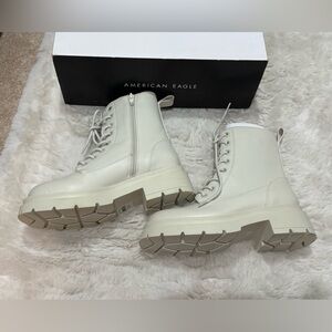 NWT American Eagle Outfitters Women's Off-White Combat Boots